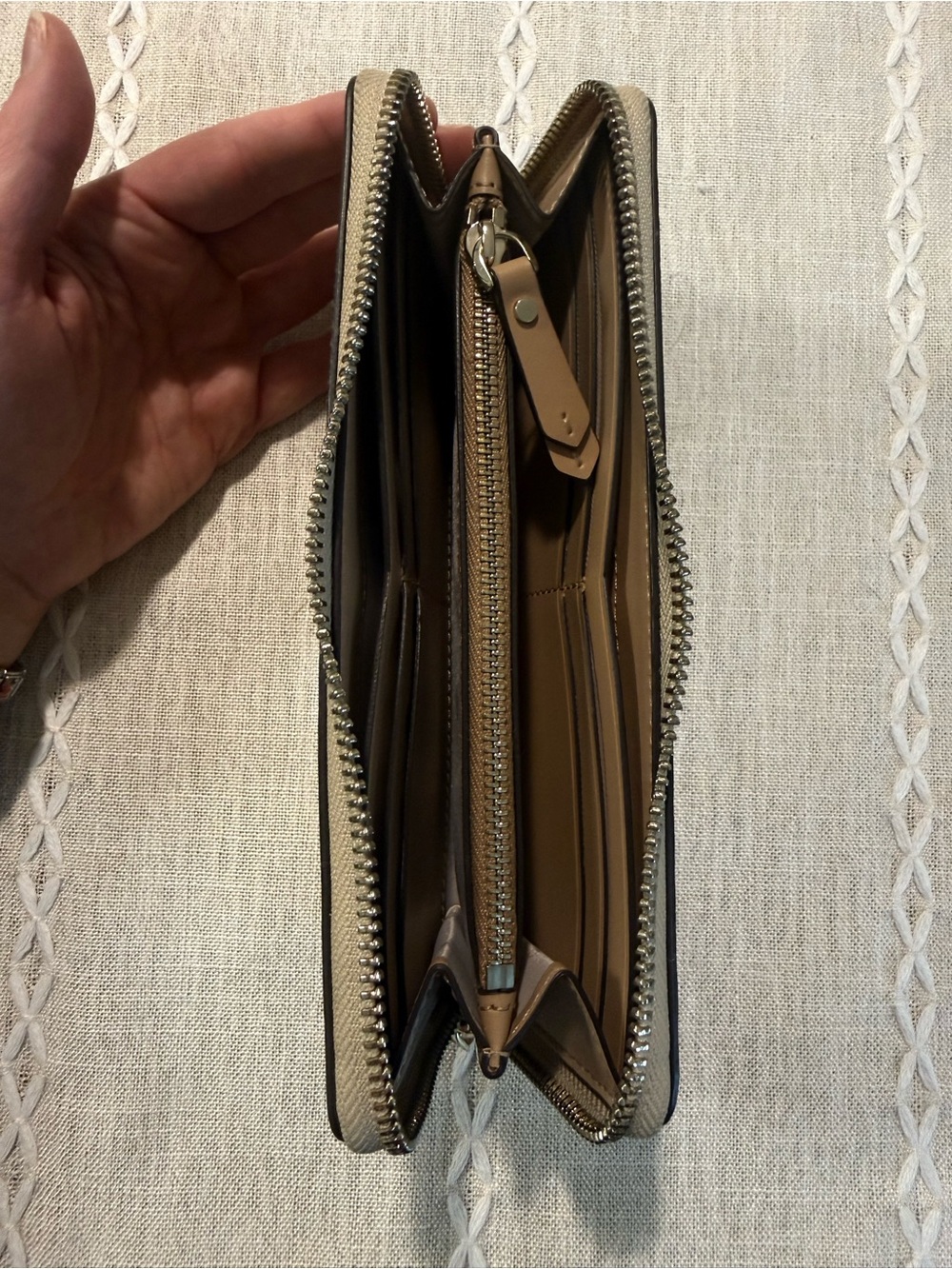 Kate Spade Wallet - Picture 4 of 6